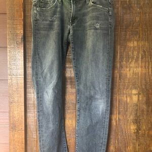 Fitted faded black jeans